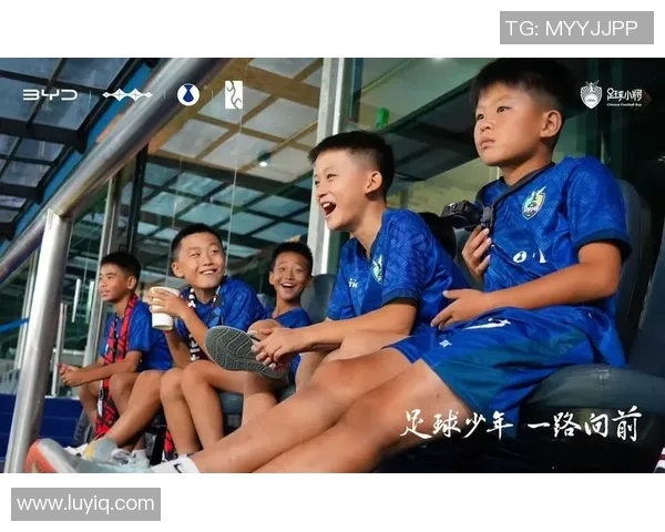 内向性格的足球明星们如何在赛场上展现自我与激情 内向性格的足球明星们如何在赛场上展现自我与激情